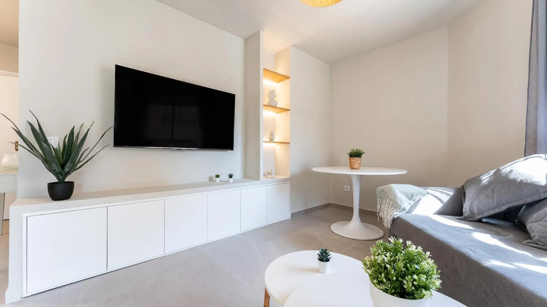 Trinidad By Carohomes Málaga